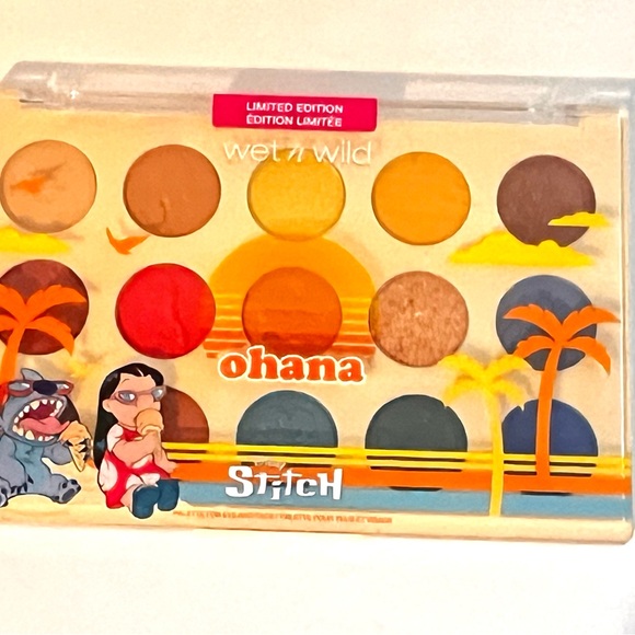 Wet n Wild Disney Stitch Ohana Eyeshadow Palette - Picture 2 of 5
